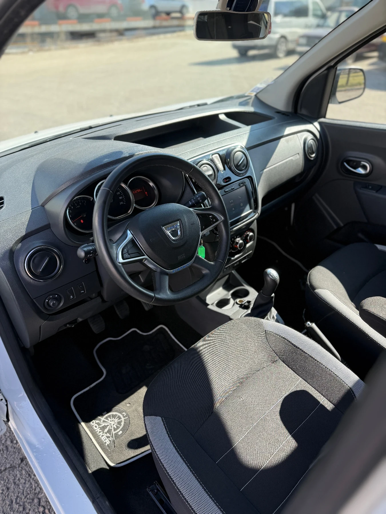 Dacia Dokker 1.2 TCe, снимка 9 - Автомобили и джипове - 53724190