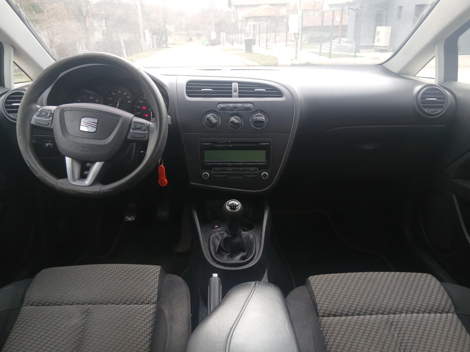 Seat Leon 1.2тси, снимка 5 - Автомобили и джипове - 53915917