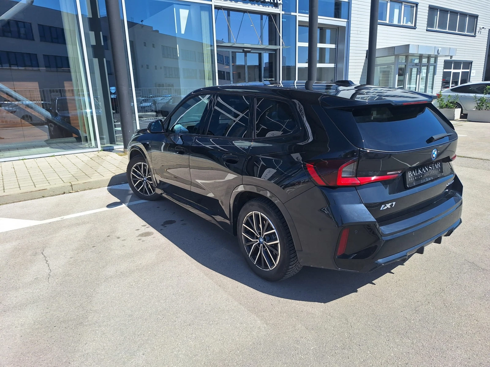 BMW iX1 30 xDrive M-pack | Mobile.bg � ����������� 4