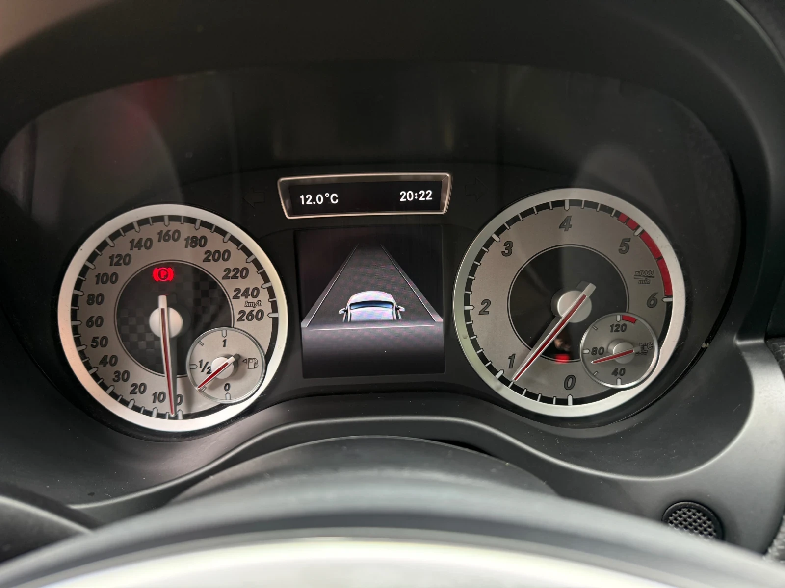 Mercedes-Benz A 180 КОЖА* LED+ Xenon* НАВИ* 2КЛЮЧА* , снимка 15 - Автомобили и джипове - 54384120
