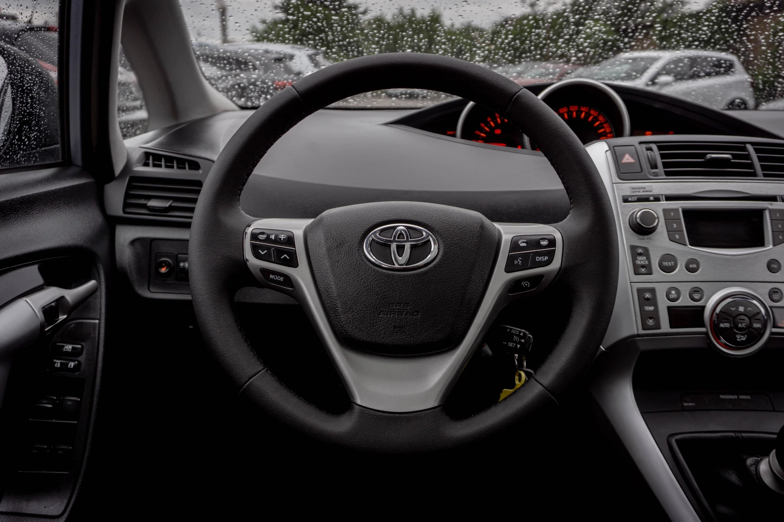 Toyota Verso 1.8 бензин ТОП! ПАНОРАМА! С ГАРАНЦИЯ!, снимка 9 - Автомобили и джипове - 54641954