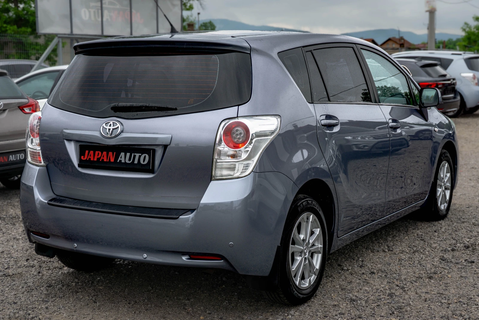 Toyota Verso 1.8 бензин ТОП! ПАНОРАМА! С ГАРАНЦИЯ!, снимка 4 - Автомобили и джипове - 54641954
