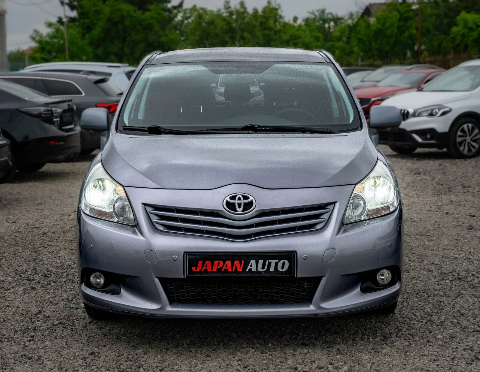 Toyota Verso 1.8 бензин ТОП! ПАНОРАМА! С ГАРАНЦИЯ!, снимка 2 - Автомобили и джипове - 54641954