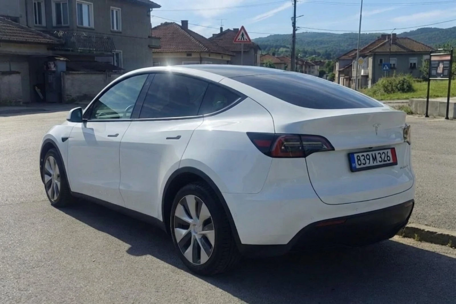 Tesla Model Y LR Dual motor/AWD/514hp/ЕВРОПА, снимка 4 - Автомобили и джипове - 54663122