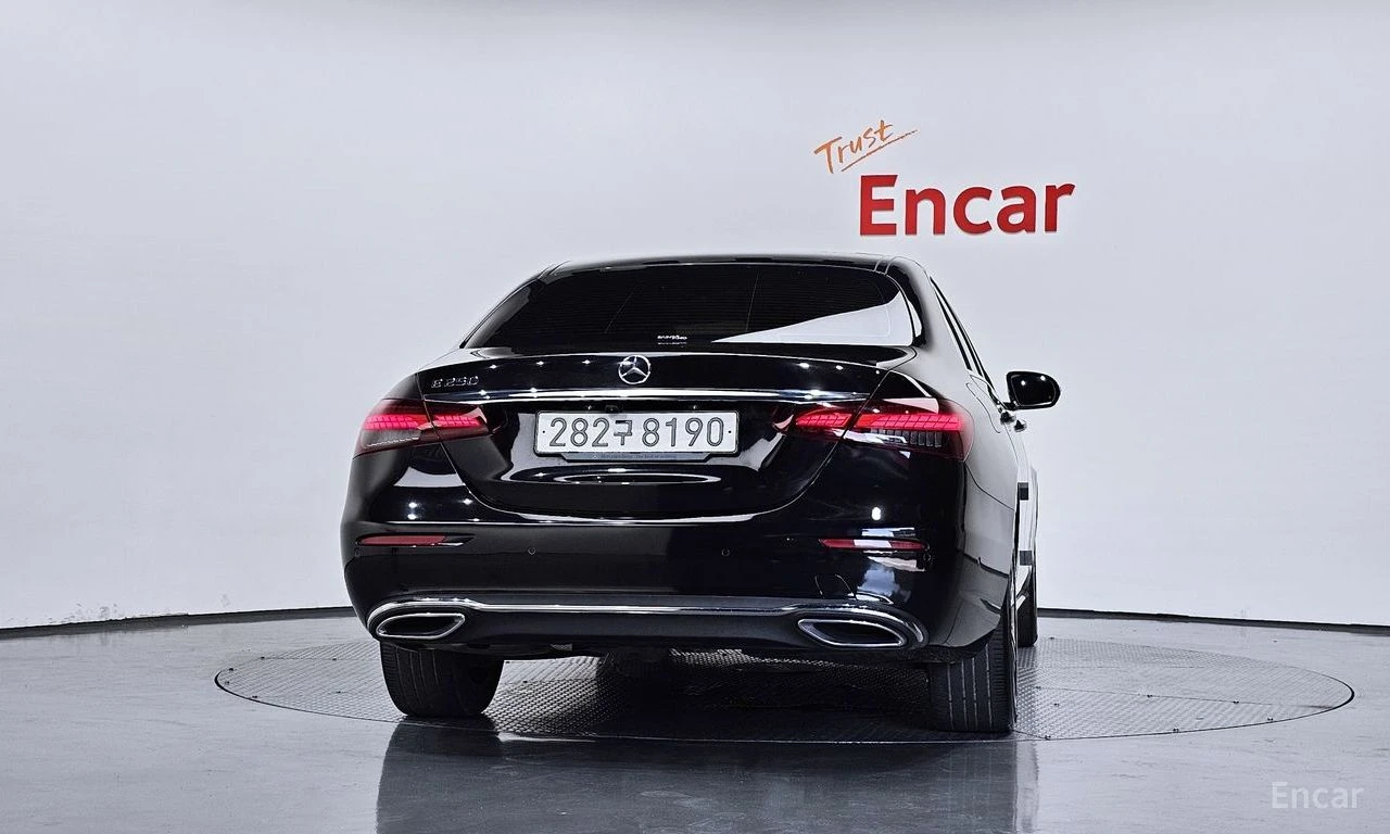 Mercedes-Benz E 250 ДИСТРОНИК* 360КАМЕРА* LANE* ASSIST* КЕЙЛЕС* , снимка 4 - Автомобили и джипове - 54801896