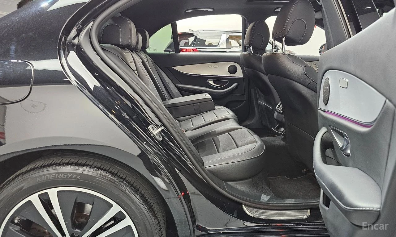 Mercedes-Benz E 250 ДИСТРОНИК* 360КАМЕРА* LANE* ASSIST* КЕЙЛЕС* , снимка 14 - Автомобили и джипове - 54801896