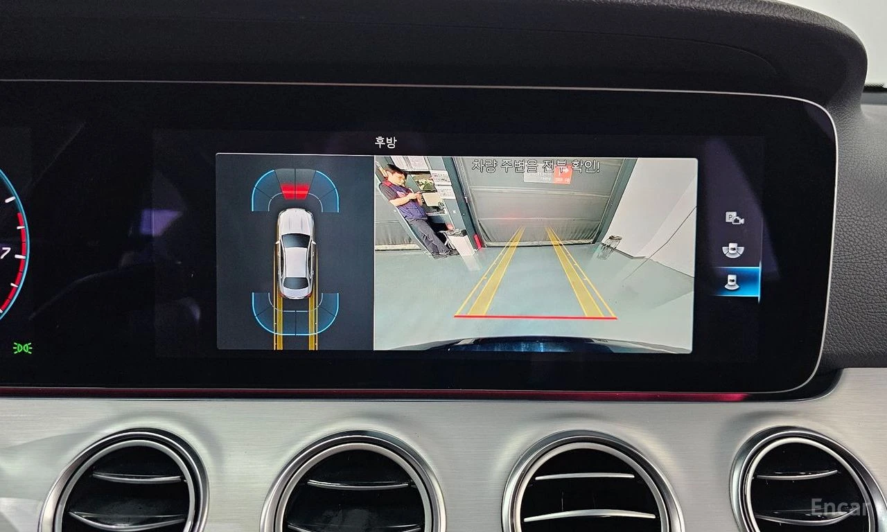 Mercedes-Benz E 250 ДИСТРОНИК* 360КАМЕРА* LANE* ASSIST* КЕЙЛЕС* , снимка 10 - Автомобили и джипове - 54801896