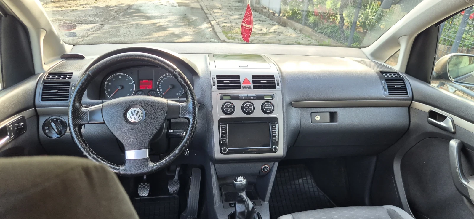 VW Touran 2.0 метан, снимка 14 - Автомобили и джипове - 54853757