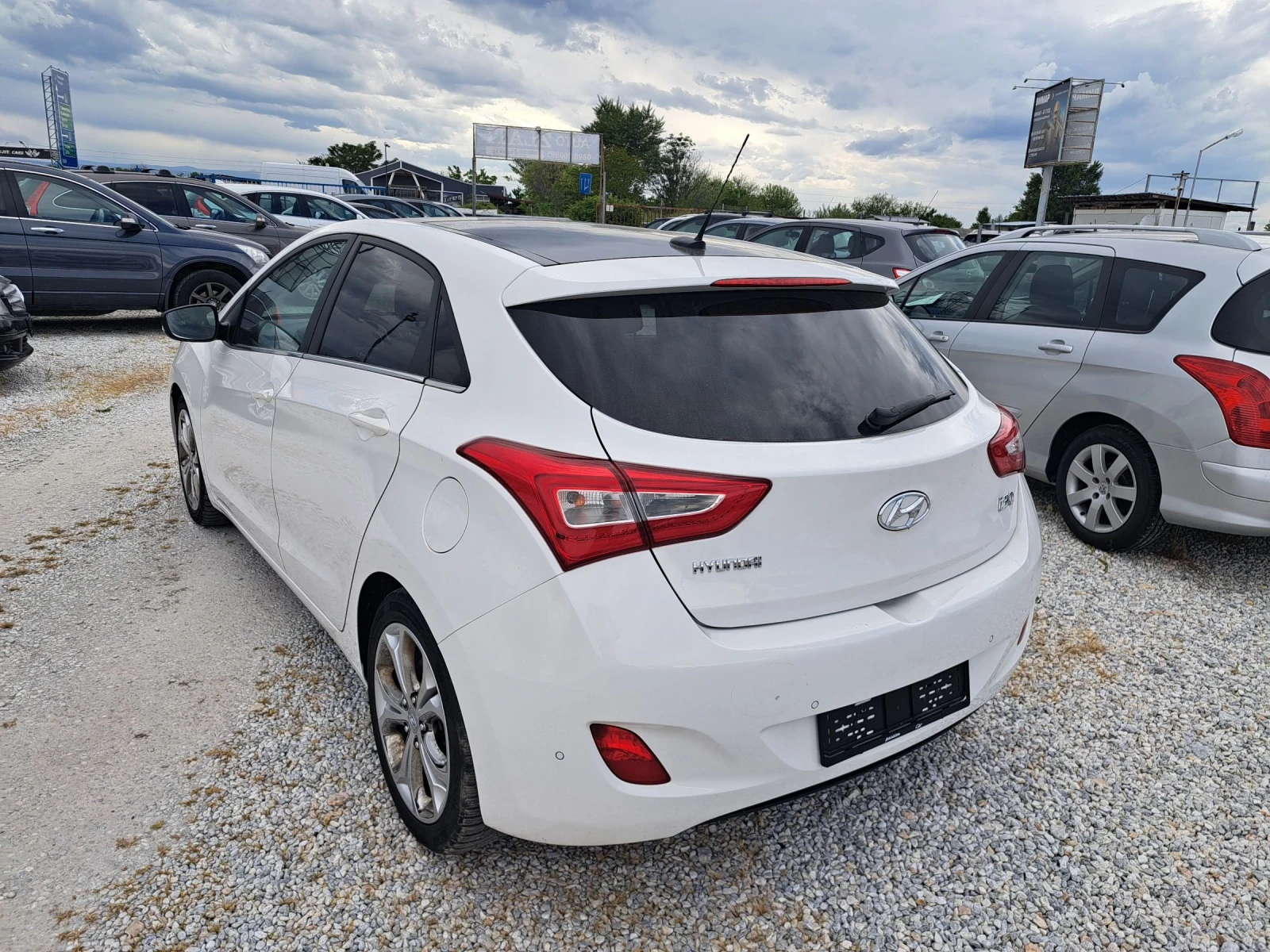Hyundai I30 1.6 FULL PREMIUM , снимка 4 - Автомобили и джипове - 54996686