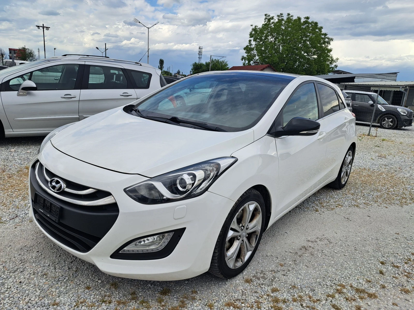 Hyundai I30 1.6 FULL PREMIUM , снимка 2 - Автомобили и джипове - 54996686