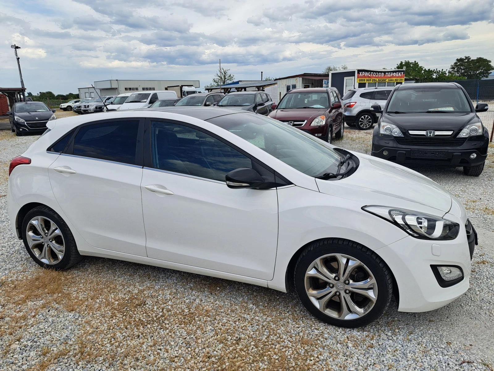 Hyundai I30 1.6 FULL PREMIUM , снимка 6 - Автомобили и джипове - 54996686