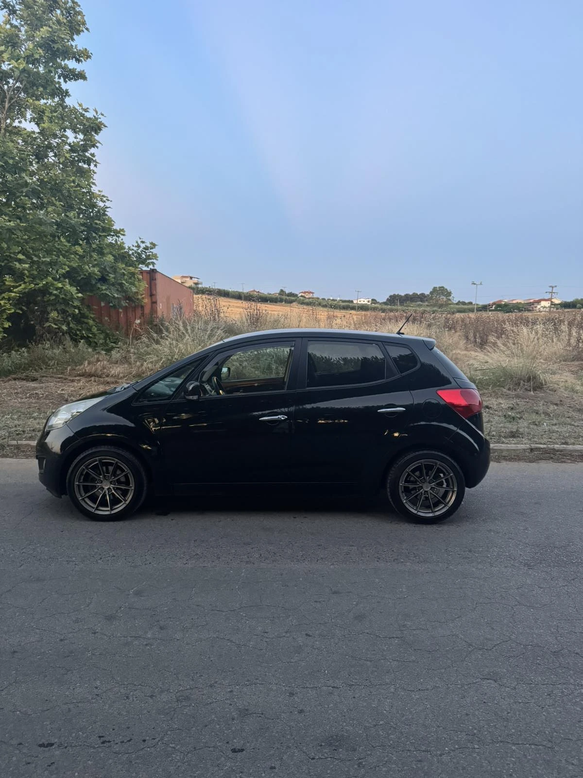 Kia Venga 1.6 CRDI, снимка 4 - Автомобили и джипове - 55053266