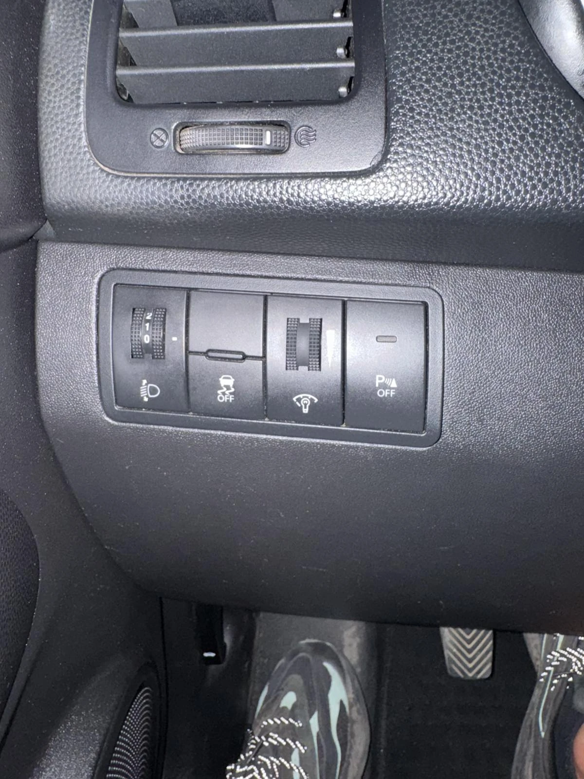 Kia Venga 1.6 CRDI, снимка 13 - Автомобили и джипове - 55053266