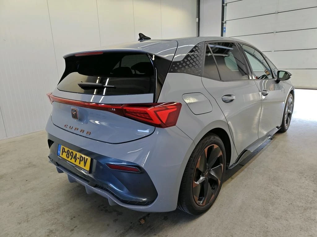 Cupra Born 62kw* 91.62%SOH* КАМЕРА* FULL, снимка 3 - Автомобили и джипове - 55367819