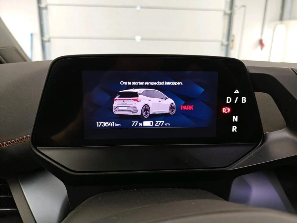 Cupra Born 62kw* 91.62%SOH* КАМЕРА* FULL, снимка 12 - Автомобили и джипове - 55367819