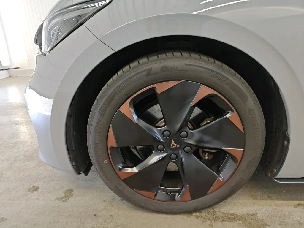 Cupra Born 62kw* 91.62%SOH* КАМЕРА* FULL, снимка 5 - Автомобили и джипове - 55367819
