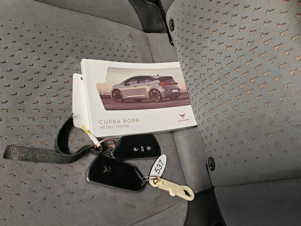 Cupra Born 62kw* 91.62%SOH* КАМЕРА* FULL, снимка 9 - Автомобили и джипове - 55367819