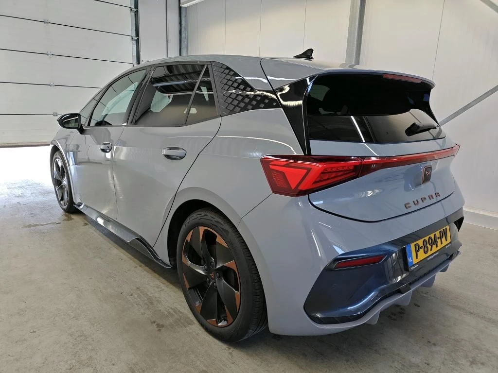 Cupra Born 62kw* 91.62%SOH* КАМЕРА* FULL, снимка 4 - Автомобили и джипове - 55367819