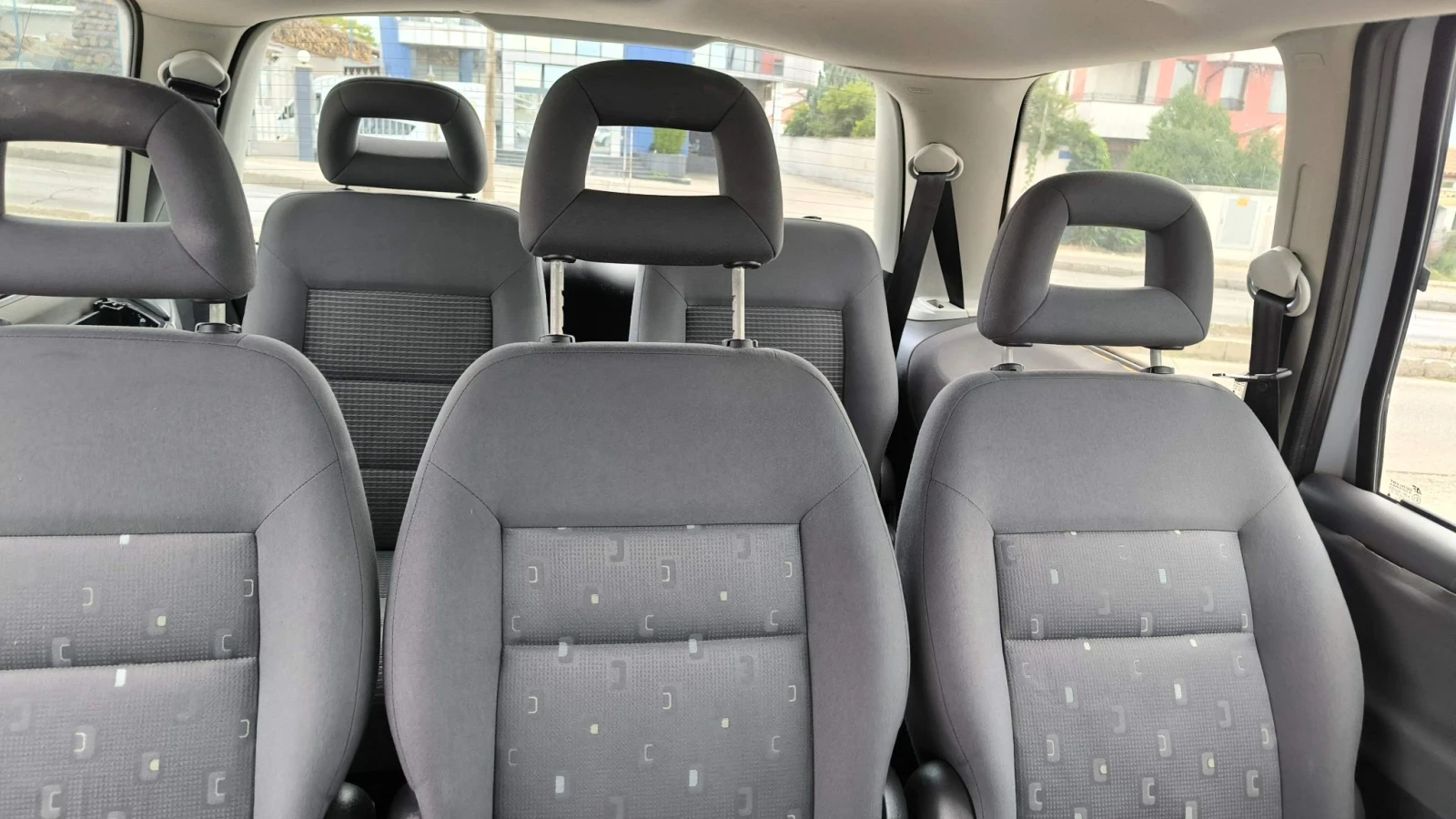 VW Sharan 1.9TDI 4x4, снимка 12 - Автомобили и джипове - 55672185