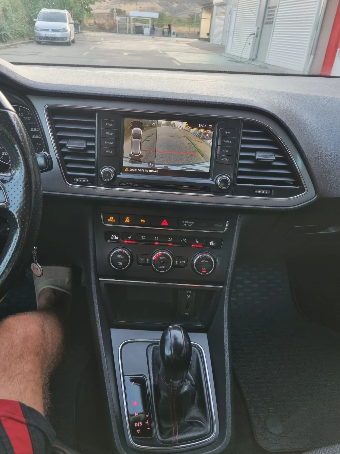 Seat Leon 2.0tdi 184 коня FR изпълниние DSG Автомат, снимка 13 - Автомобили и джипове - 55729802