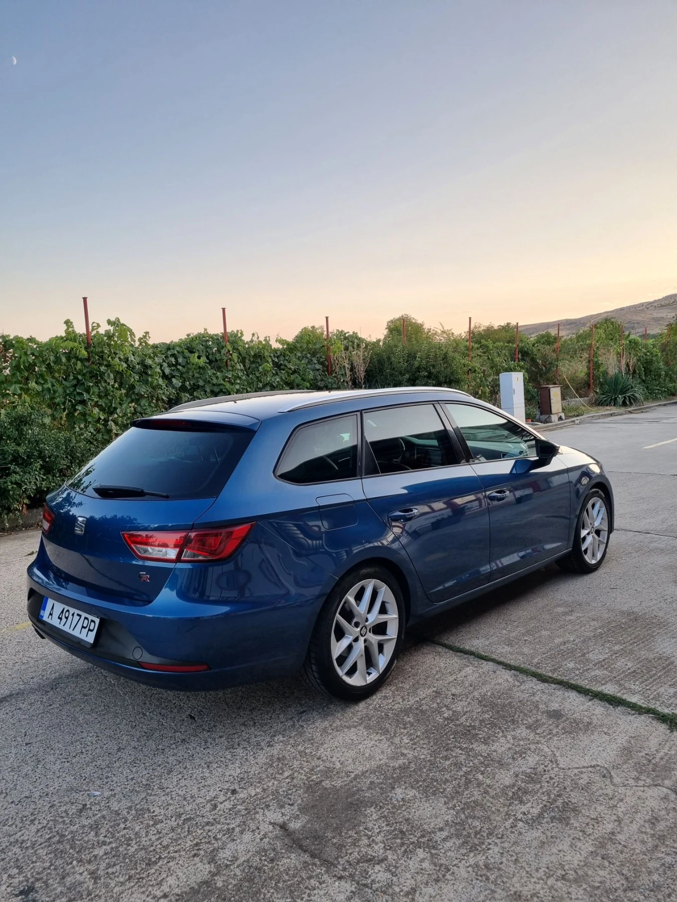 Seat Leon 2.0tdi 184 коня FR изпълниние DSG Автомат, снимка 4 - Автомобили и джипове - 55729802