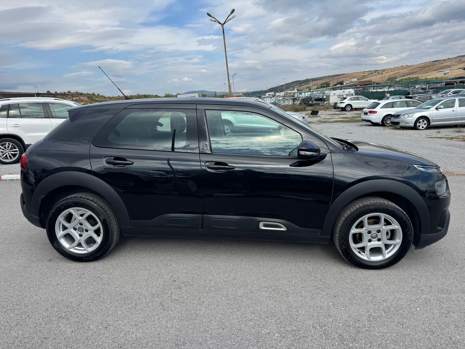 Citroen C4 Cactus 1.6 Blue-HDi 156000 Facelift, снимка 4 - Автомобили и джипове - 56302363