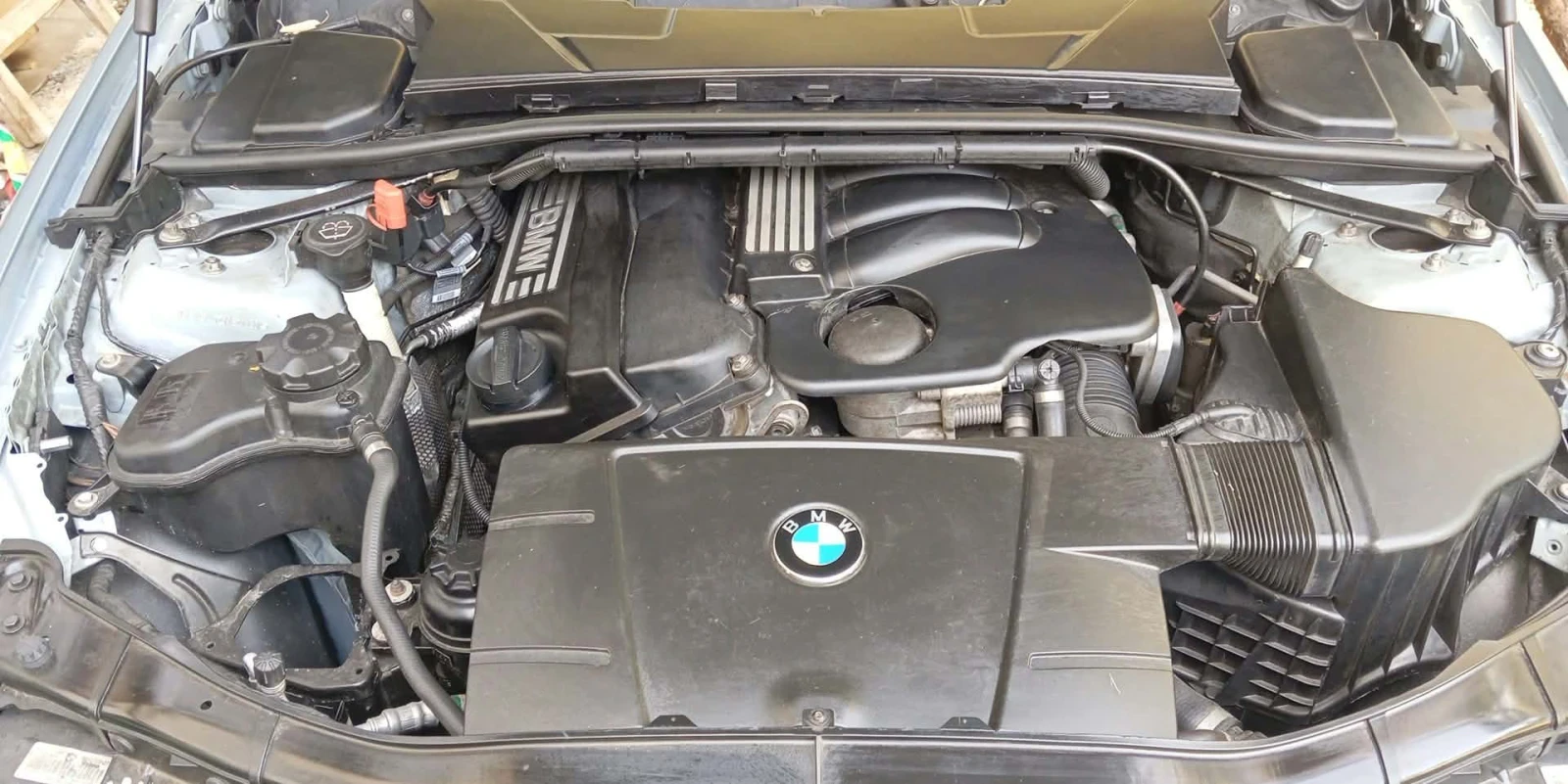 BMW 320 Е90, снимка 4 - Автомобили и джипове - 56326593