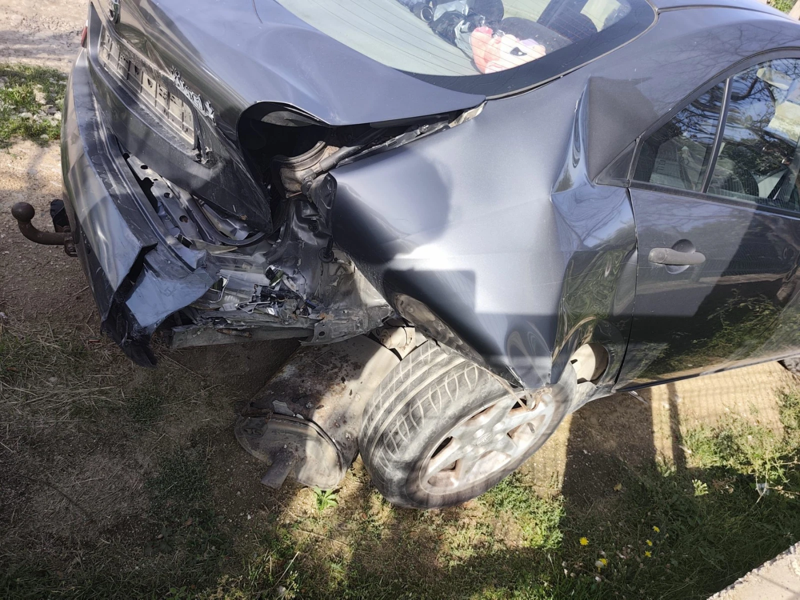 Nissan Primera p12, снимка 4 - Автомобили и джипове - 56609939