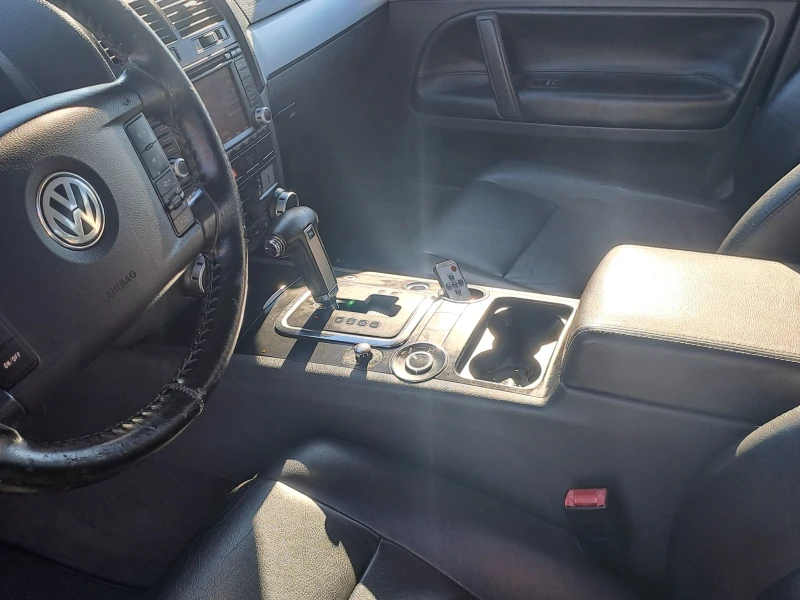 VW Touareg 3.0TDI 225k.c., снимка 6 - Автомобили и джипове - 52412142