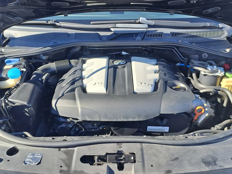 VW Touareg 3.0TDI 225k.c., снимка 9 - Автомобили и джипове - 52412142