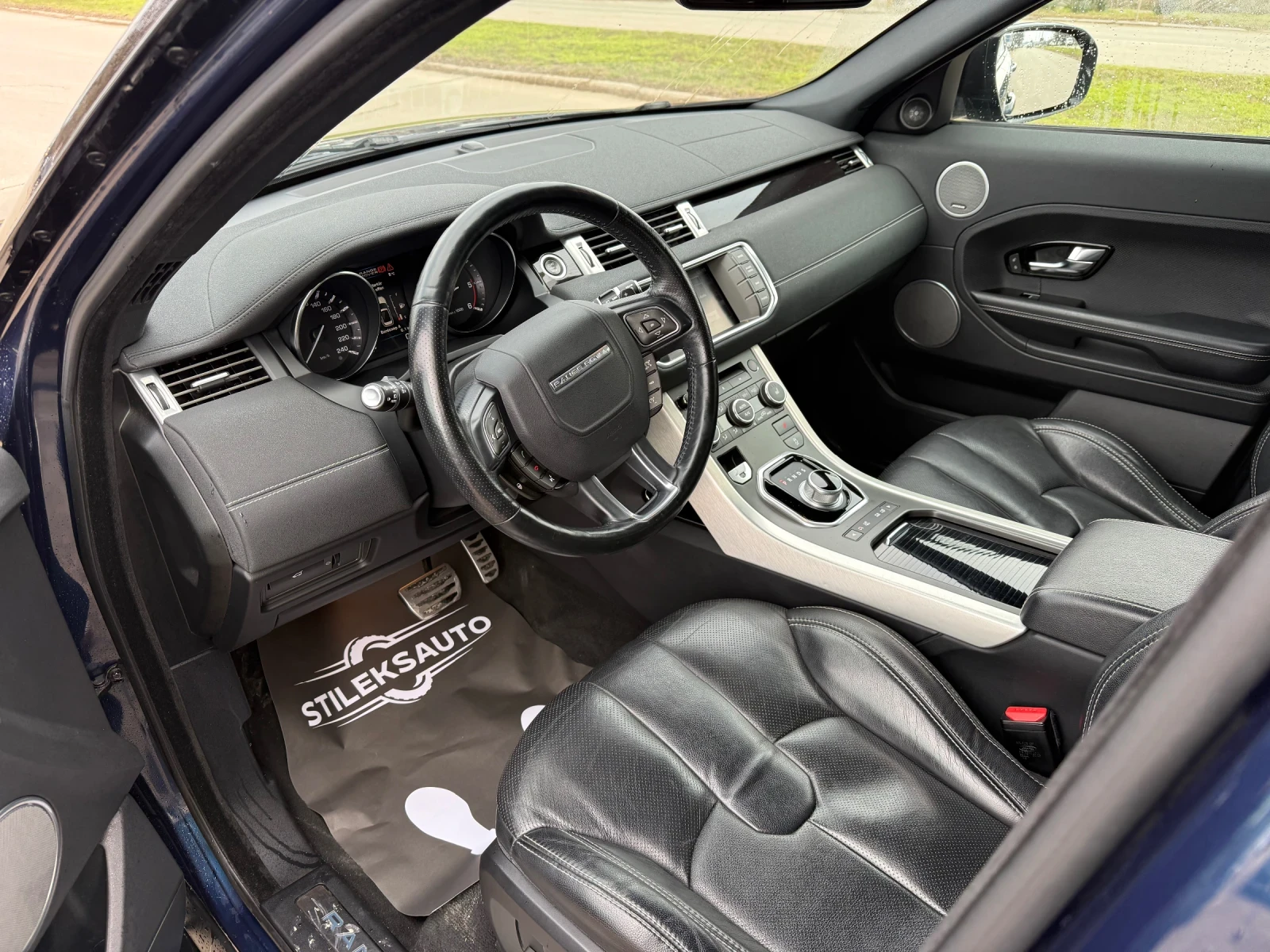 Land Rover Range Rover Evoque 2.2-190 к .с 4х4 - изображение 8