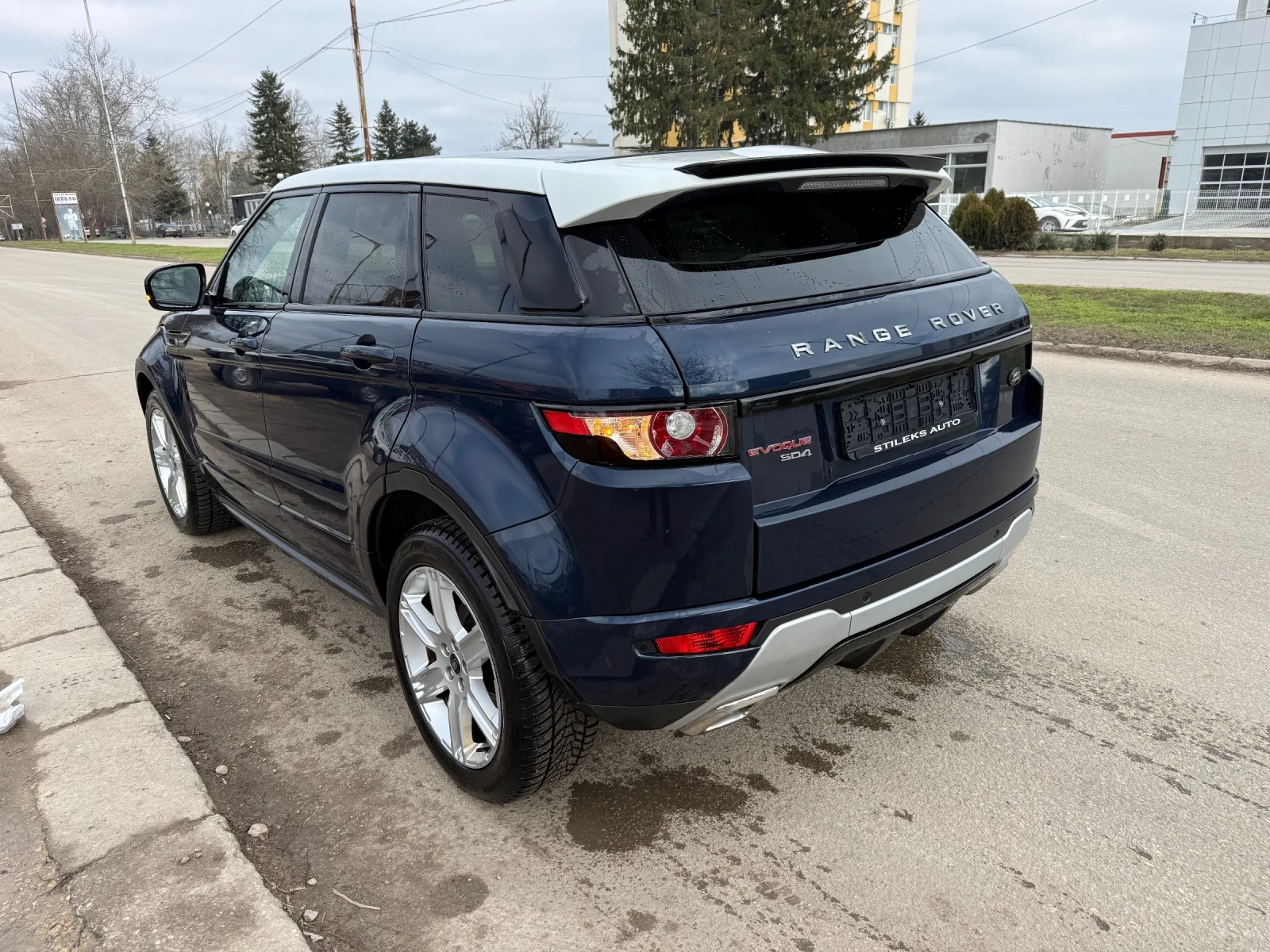Land Rover Range Rover Evoque 2.2-190 к .с 4х4 - изображение 6