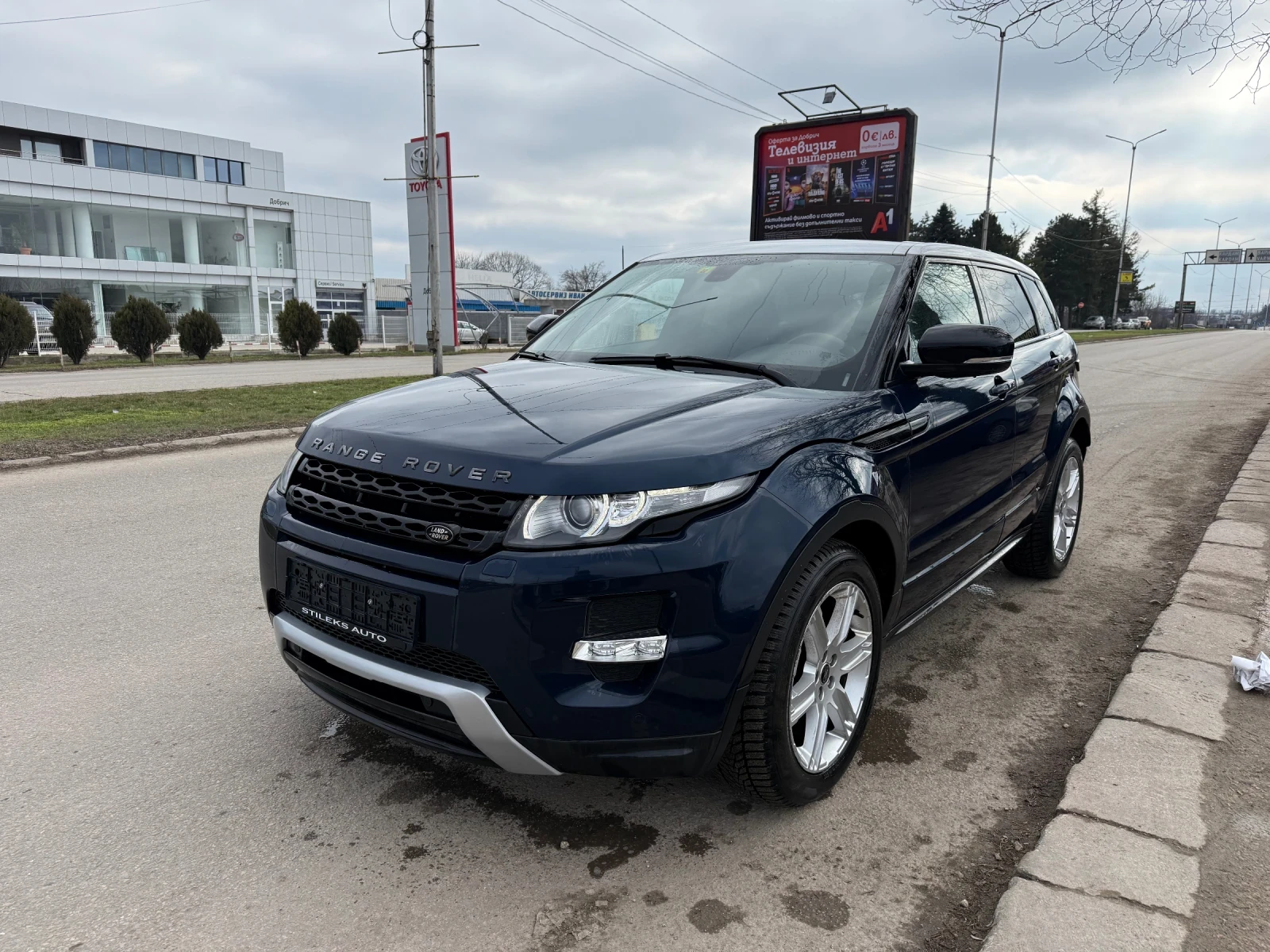Land Rover Range Rover Evoque 2.2-190 к .с 4х4 - изображение 2