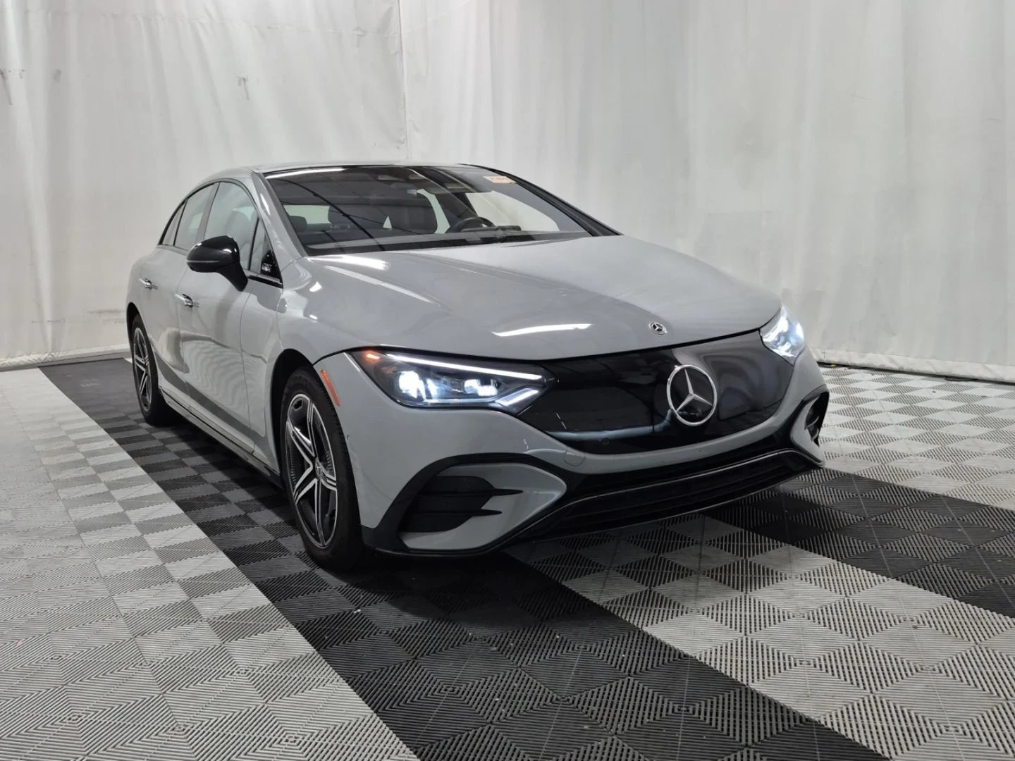 Mercedes-Benz EQE EQE 500 | BURMESTER | 360  | DISTRONIC | ПАНО, снимка 2 - Автомобили и джипове - 54227032