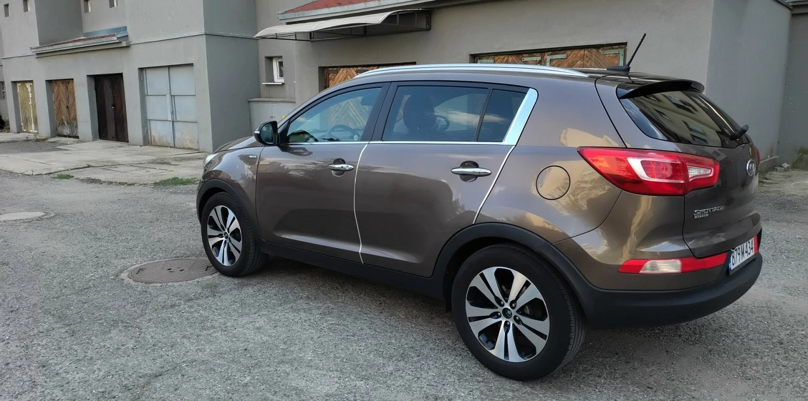 Kia Sportage 2.0 184 нов внос Швейцария Уникат!, снимка 4 - Автомобили и джипове - 55826704