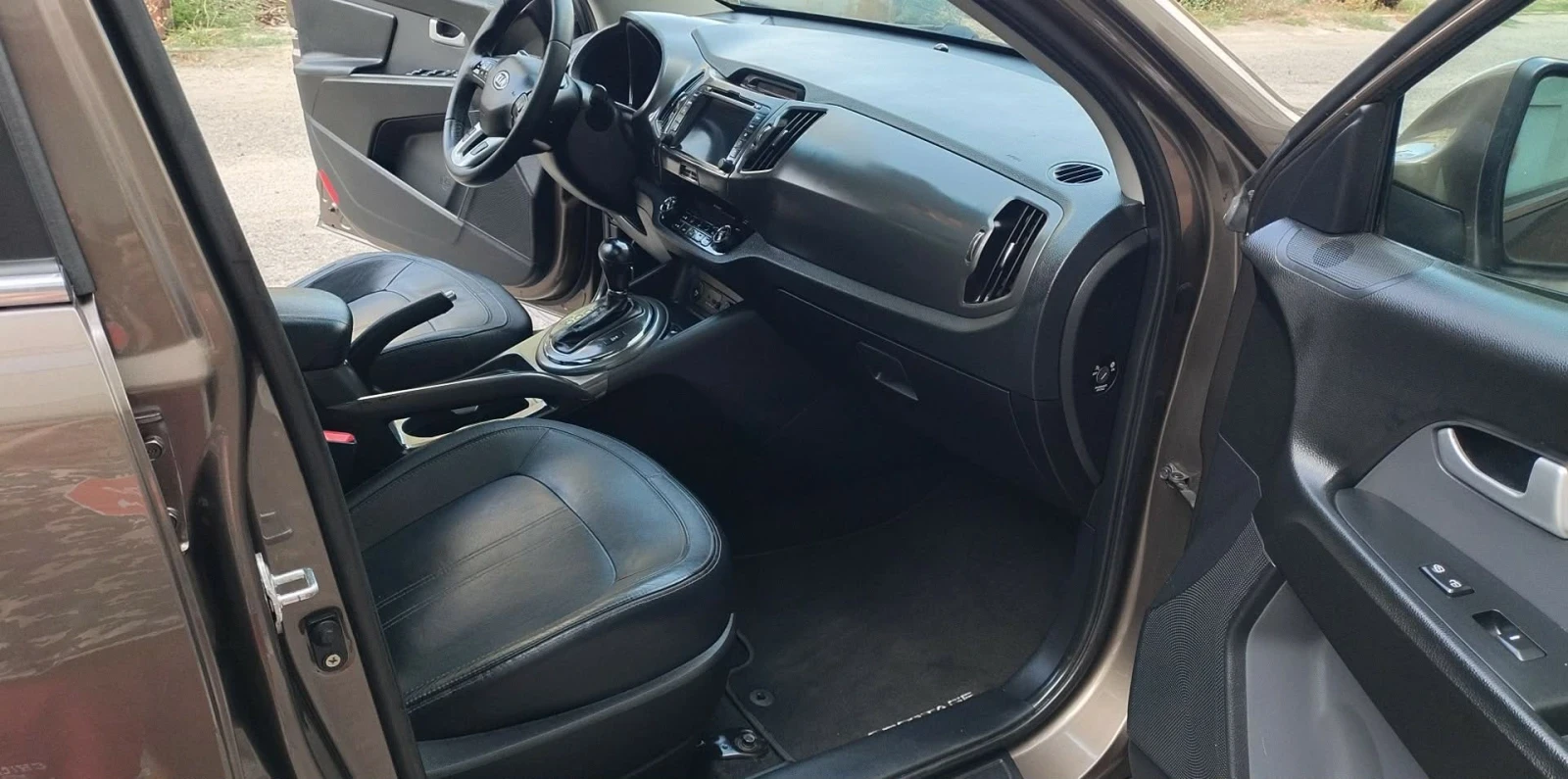 Kia Sportage 2.0 184 нов внос Швейцария Уникат!, снимка 6 - Автомобили и джипове - 55826704