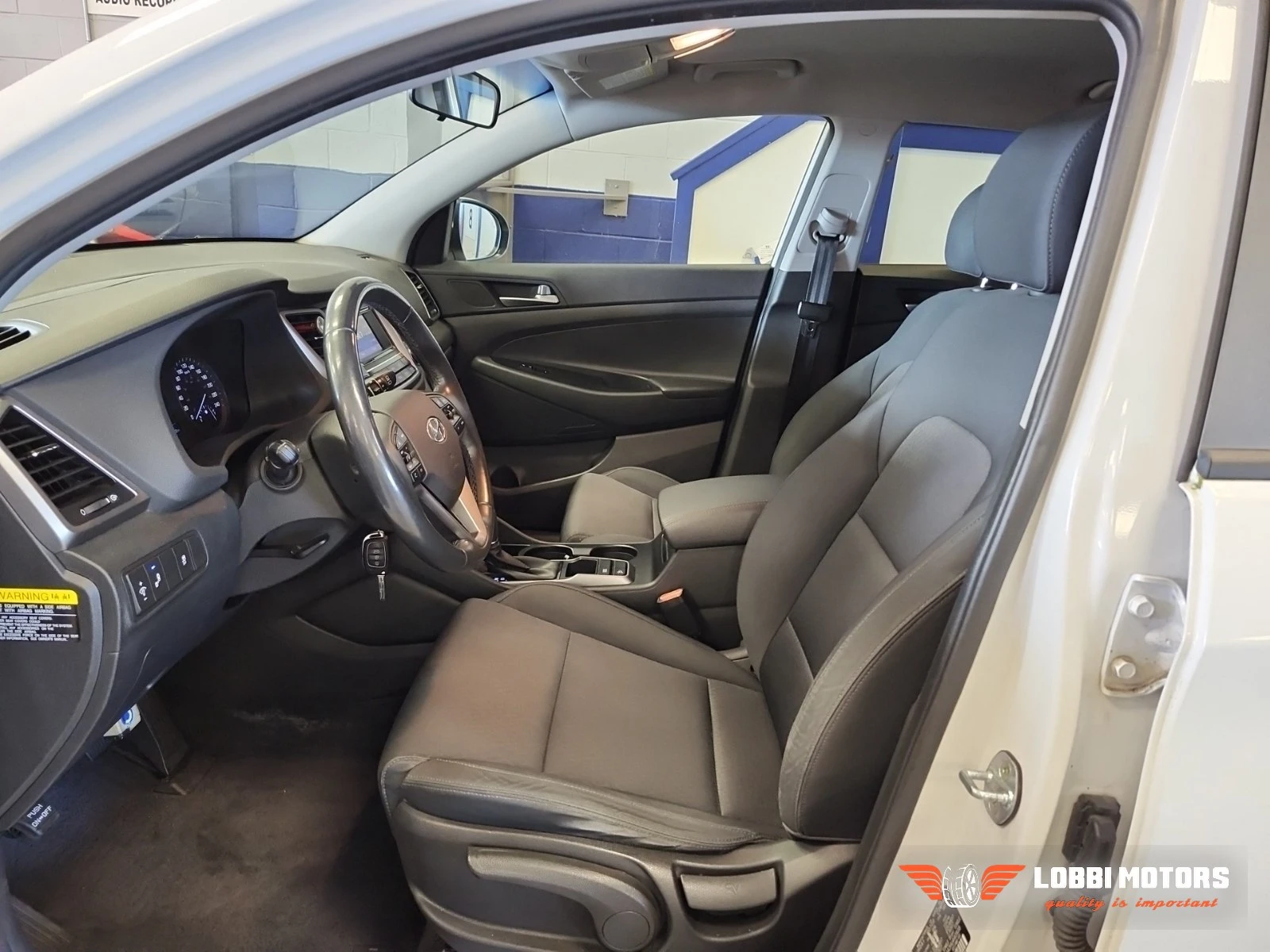 Hyundai Tucson, снимка 3 - Автомобили и джипове - 56431336