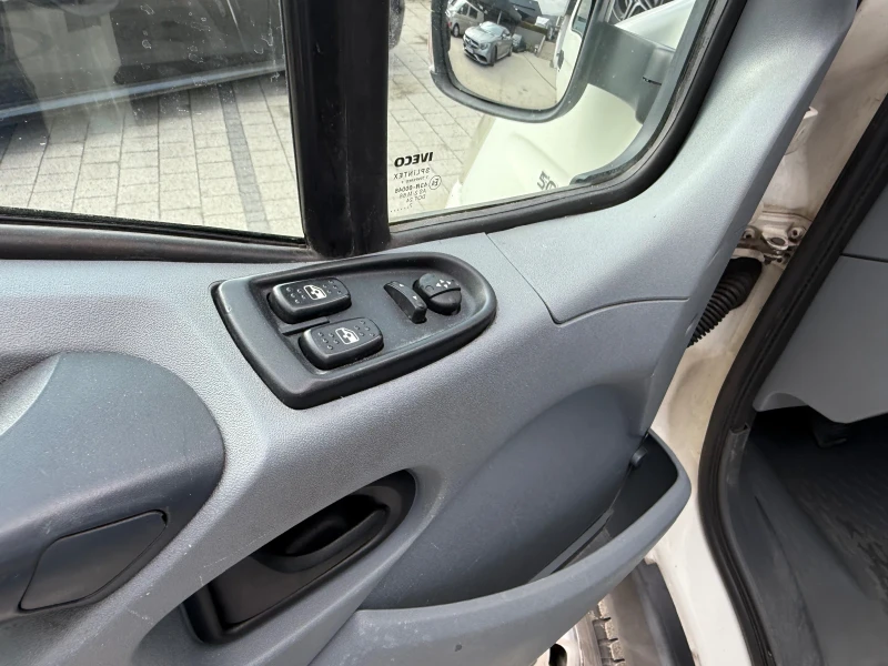 Iveco Daily 50C18 3.0HPI 3.5т. 6.12м. Климатроник , снимка 17 - Бусове и автобуси - 49475486