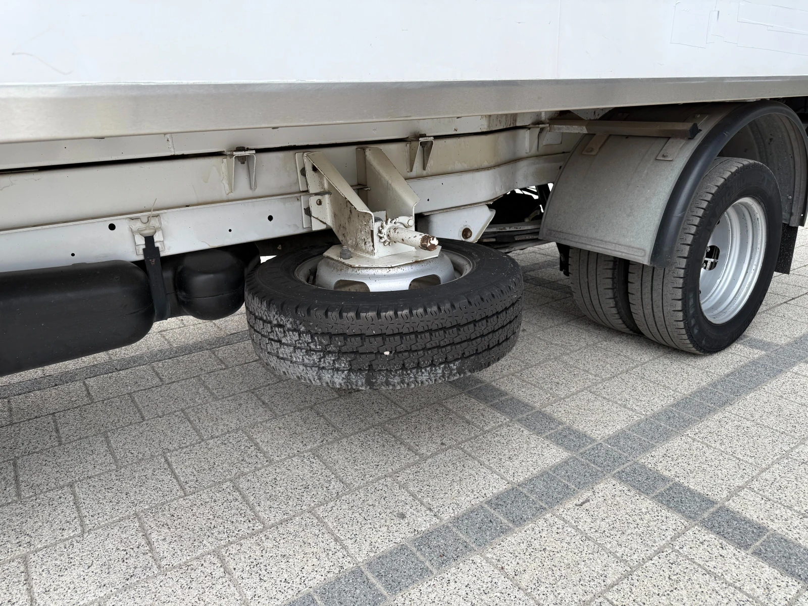Mercedes-Benz Sprinter 412 до 3.5т. 3.50м. Хладилен + ток Падащ борд  - изображение 6
