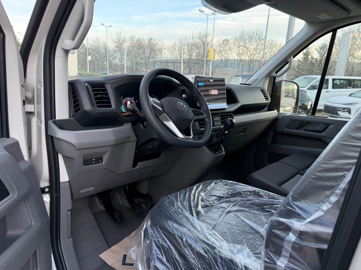 VW Crafter 35 Kasten M 11, 3 м3 2, o TDI 140 k.c 6MT, снимка 8 - Бусове и автобуси - 54993248