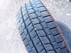 Гуми Зимни 215/70R15, снимка 2 - Гуми и джанти - 46754232