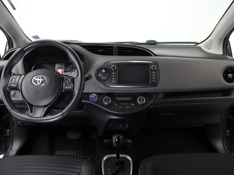 Toyota Yaris, снимка 10 - Автомобили и джипове - 47259229