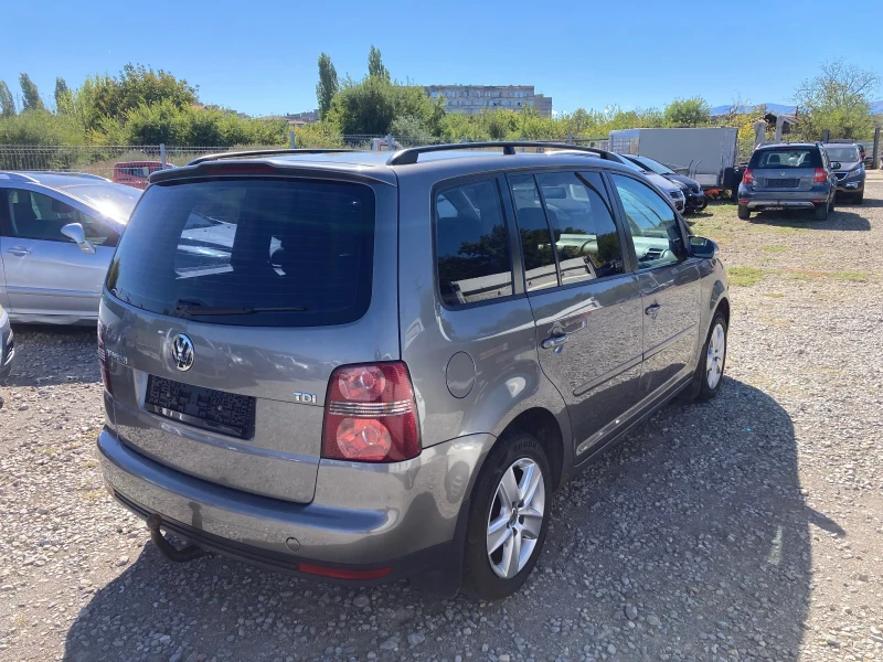 VW Touran 1.9 TDI, снимка 5 - Автомобили и джипове - 47420961