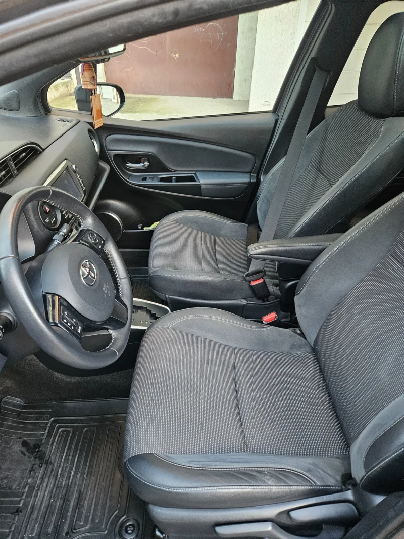 Toyota Yaris, снимка 14 - Автомобили и джипове - 48500729