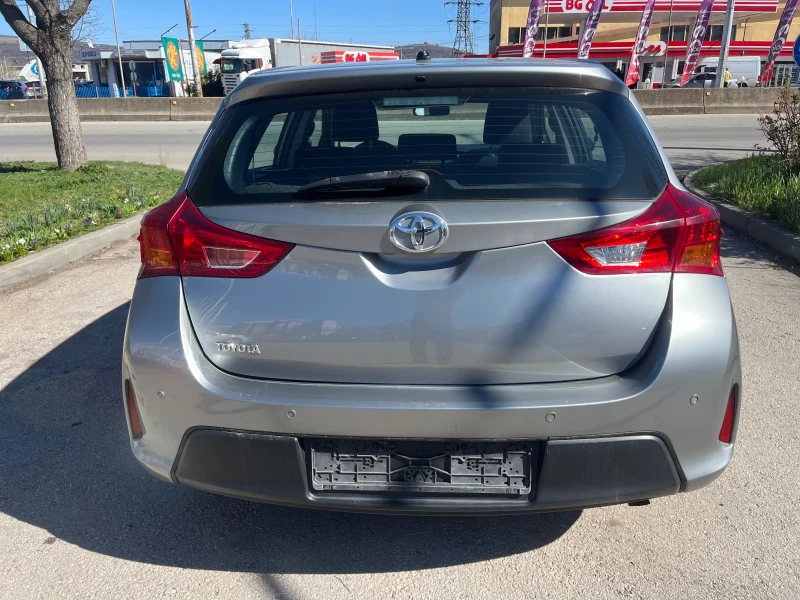 Toyota Auris 1.3, снимка 5 - Автомобили и джипове - 49585350