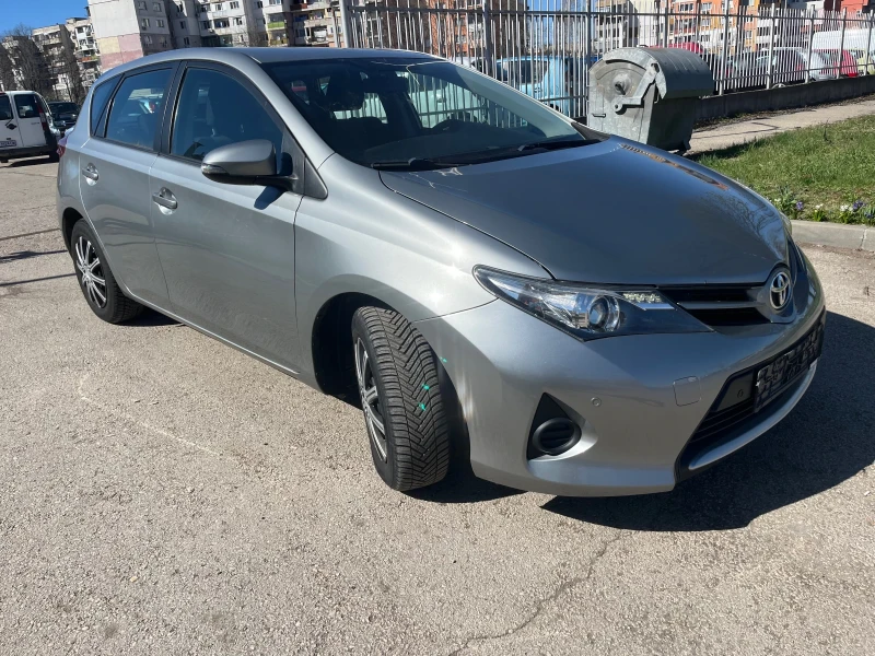 Toyota Auris 1.3, снимка 3 - Автомобили и джипове - 49585350