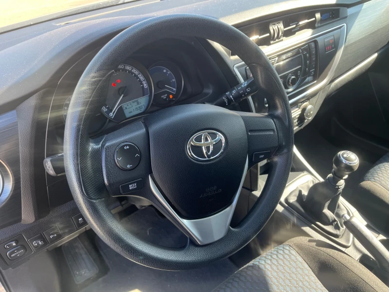 Toyota Auris 1.3, снимка 11 - Автомобили и джипове - 49585350