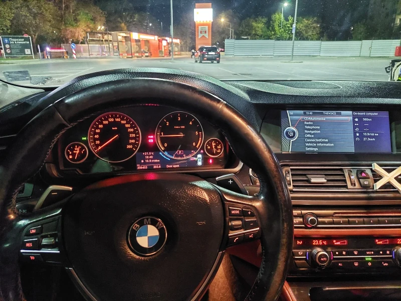 BMW 525 BMW F11 TWINTURBO F1 218hp 8ZF, снимка 14 - Автомобили и джипове - 51697845
