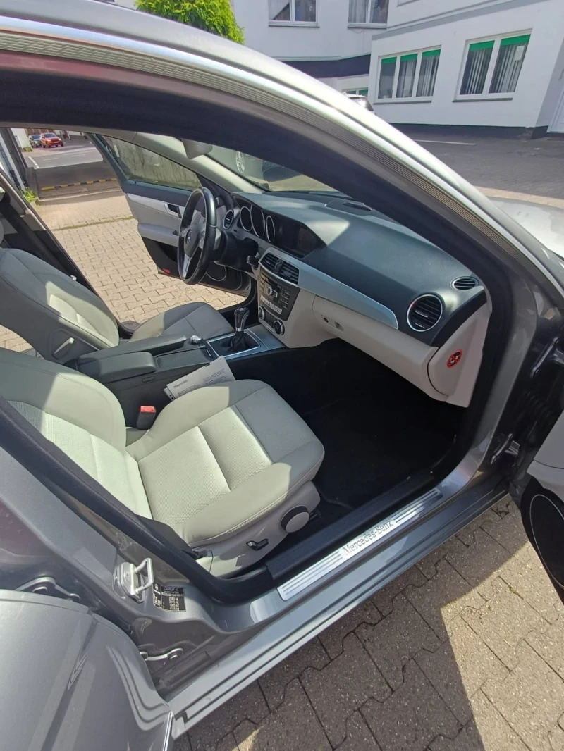 Mercedes-Benz C 200 CDI Avantgarde, снимка 10 - Автомобили и джипове - 52586100