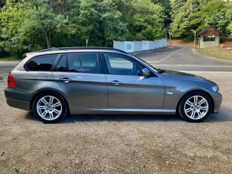 BMW 330 M-PACK, снимка 4 - Автомобили и джипове - 52331581